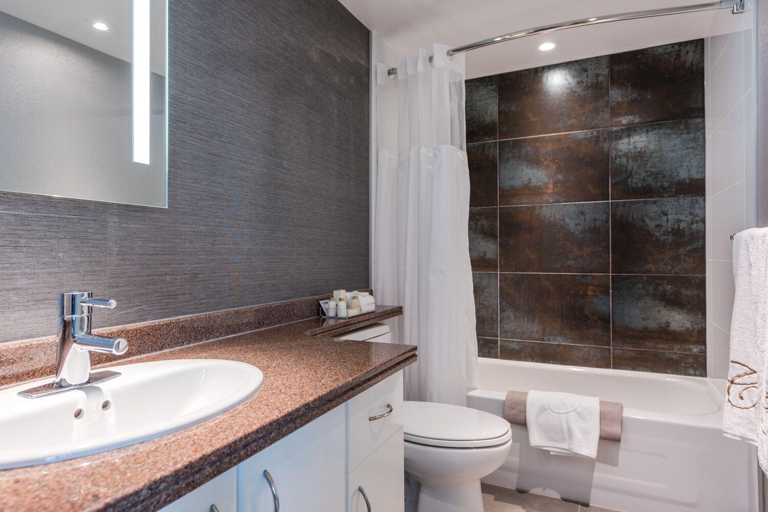 Carmana Hotel & Suites Ванкувер Экстерьер фото