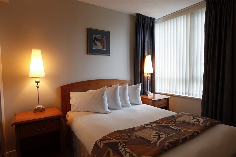 Carmana Hotel & Suites Ванкувер Экстерьер фото