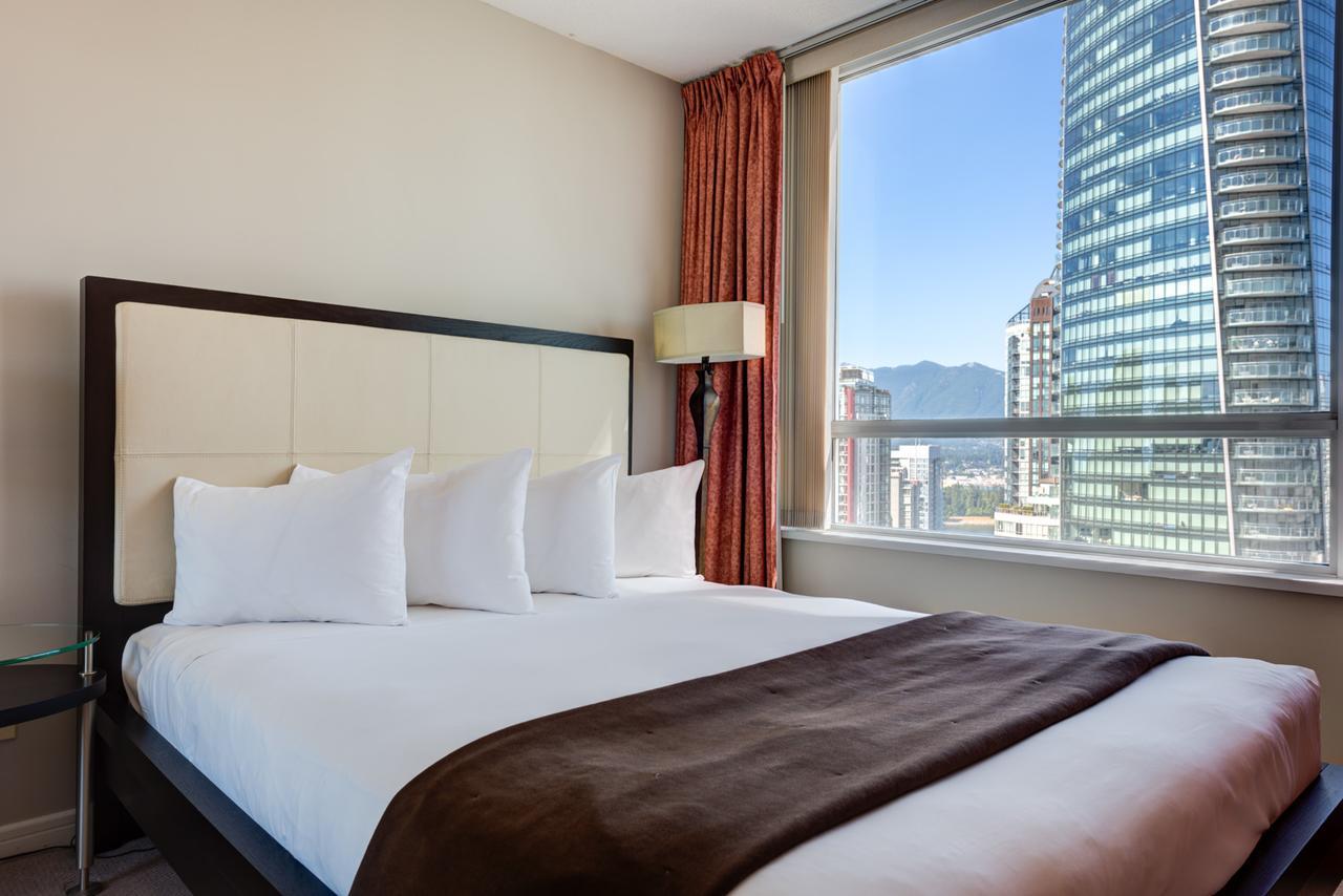 Carmana Hotel & Suites Ванкувер Экстерьер фото