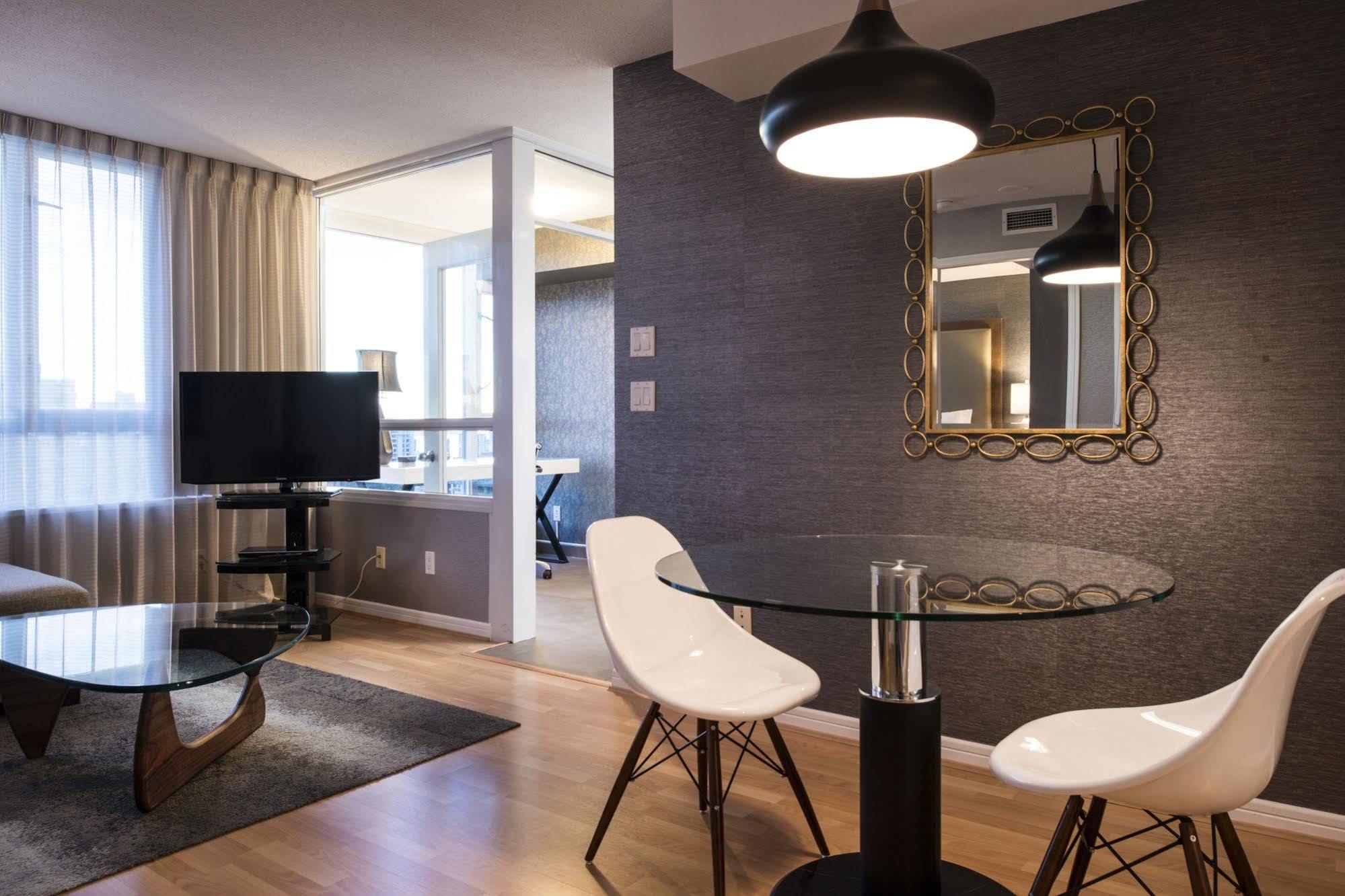 Carmana Hotel & Suites Ванкувер Экстерьер фото