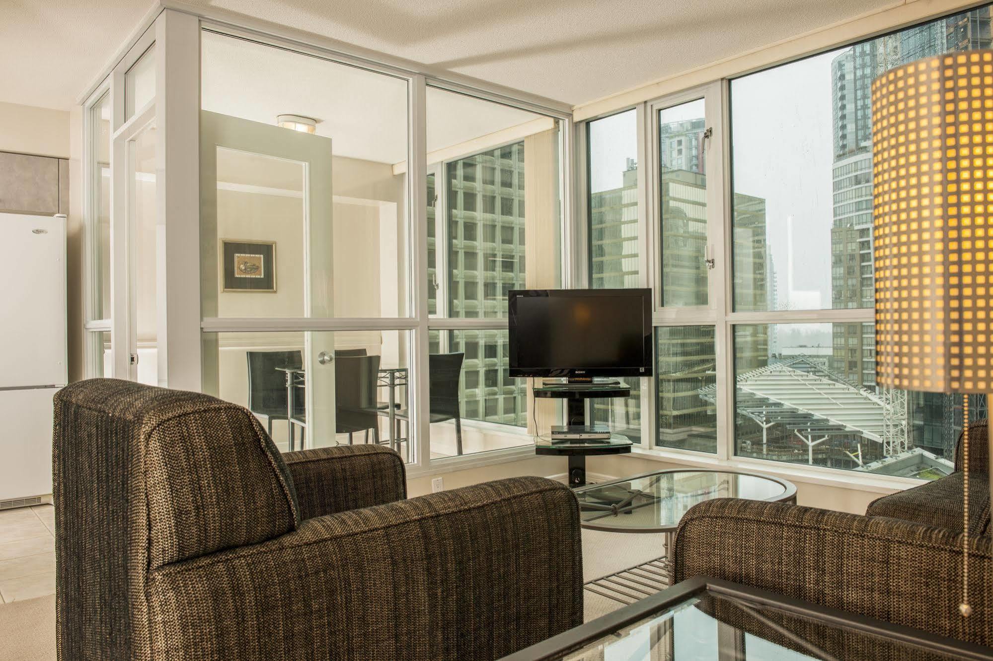 Carmana Hotel & Suites Ванкувер Экстерьер фото